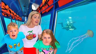 Family Trip on a Glass Bottom Boat | Gaby and Alex Show