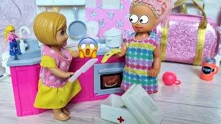 DIANA CUT HERSELF (NEW MINI KITCHEN FOR BARBIE AND LOL! Katya and Max are a cheerful family. Cartoon