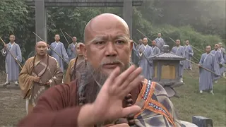 The evil man was too arrogant, so the abbot used Shaolin Vajra Palm to teach him a lesson!