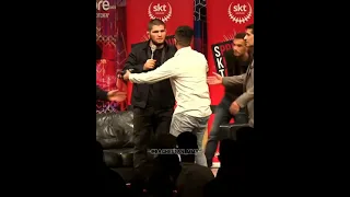 Фанат НАБРОСИЛСЯ на ХАБИБА / Khabib in Liverpool