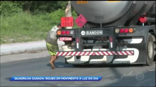 Quadrilha rouba combustível com o caminhão em movimento