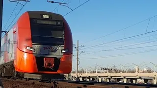 Электропоезд ЭС2Г-240 "Ласточка" прибывает на ст. Ленинский проспект
