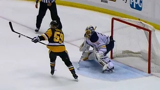 Guentzel scores controversial goal to tie game vs. Sabres