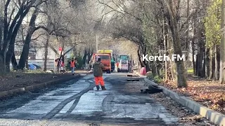 В Керчи перекрыта дорога по Степана Разина: кладут асфальт