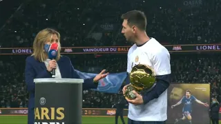 Leo Messi  Ballon d'Or at the Paric des Princes, Messi Presents Ballon D'or for PSG fans