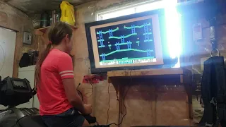 Gabby plays Jumpman C64