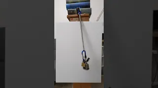 Elastic pendulum at internal resonance. Experiment.