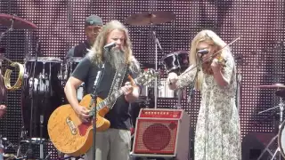 Jamey Johnson & Alison Krauss "John Deere Tractor" @ Farm Aid 2016