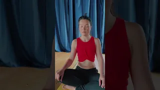 Ранкова хатха йога в залі / Hatha yoga in the gym in the morning