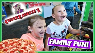 FAMILY FUN PLAYING AT CHUCK E CHEESE!