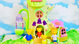 DANIEL TIGER Figures Dollhouse Boot Shaped STEP One Cottage Fairy Playset