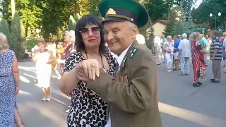 Ой рябинушка  рябина раскудрявый мой цветок!!!💃🌹Танцы в парке Горького!!!💃🌹Харьков 2021