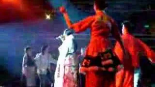 Тибетские танцы в ночном клубе. Лхаса.