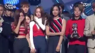 [MPD직캠] 에프엑스 1위 앵콜 직캠 4 Walls Fancam No.1 Encore full ver. MNET MCOUNTDOWN 151105