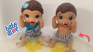 BABY ALIVE Twins have a Accident in the Bath 😱