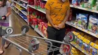 Bumping Shopping Cart Prank 😂🤣😂🛒  #bumping #cartpranks