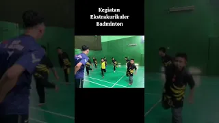 Kegiatan Ekstra Badminton MI Semesta