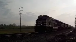 Very Very Short NS intermodal train, Annville PA