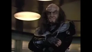 Worf askes Gowron to restore his family honour Redemption pt1 S4 E26