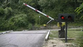 Spoorwegovergang Troyan (Троян) (BG) // Railroad crossing // Железопътен прелез