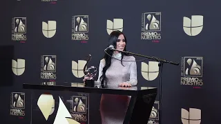 Kim Loaiza celebra su Premio Lo Nuestro 2023 | Univision | Entrevista