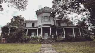 Incredible Packed 149 year old Derelict House in North Carolina