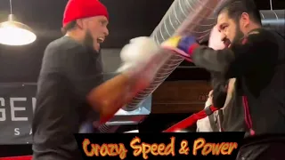 David Benavidez shows off crazy combo with speed & power !! Training for Caleb Plant