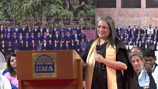 Ms. Madhabi Puri Buch, Chairperson, SEBI addresses students at the 59th Convocation