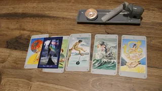 Etalare tarot: ce îți ascunde persoană din mintea ta? ce secrete are el/ea acum fata de tine?