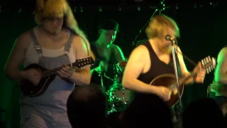 Steve 'N' Seagulls - Sad But True [HD] (Metallica Cover / 2017 live @ Universum | Stuttgart)