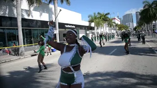 Miami Central Mighty Marching Rockets playing Rub Me The Right Way @ The Three Kings Parade 2019