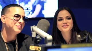 Daddy Yankee y Natti Natasha presentan 'Otra Cosa' /Univision Radio