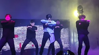 [20220918] KIM WOOJIN 김우진 in BRAZIL - Rock with you + HOT (SEVENTEEN) COVER [RIO DE JANEIRO]