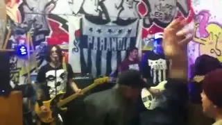 PARANOIA - "Today your love tomorrow the world / Hey tu!" (En vivo)