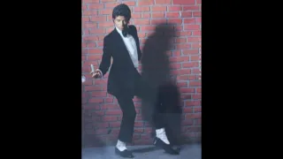 Michael Jackson – Get On The Floor (Special Remix)