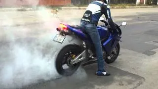 Burnout Honda CBR 600RR