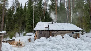 Убрал снег с крыши таёжной избушки. Едем домой. Следы диких оленей. 6 серия.