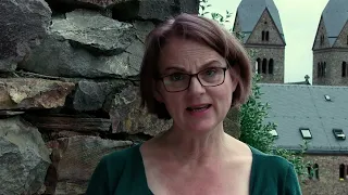 Hildegard speaks about the foundation of the Rupertsberg women monastery - Station 8