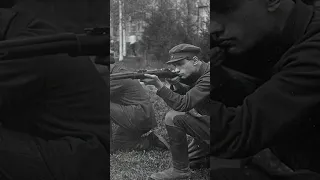По каким немцам никогда не стреляли красноармейцы?