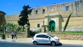 Bus from Malta Airport to Saint Julians