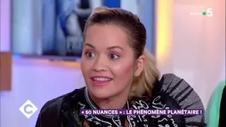 Rita Ora, Liam Payne et les tourtereaux de "50 Nuances" - C à Vous - 05/02/2018