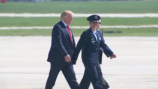 TRUMP VACATION: President Trump Starts 10-Day Vacation - Air Force One