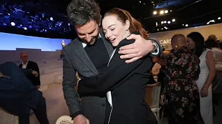 Emma Stone and Bradley Cooper’s Aloha Reunion at Oscars 2024