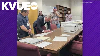Robert F. Kennedy turns in signatures to appear on ballot