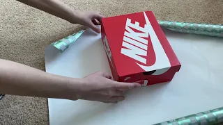 How to wrap a shoe box