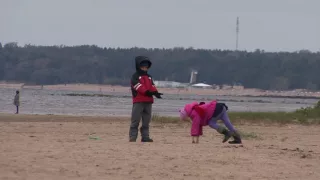 Первое знакомство...Мальчик и Девочка...Сестрорецк. 18-09-16.