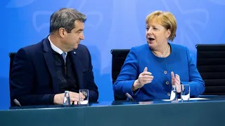 Podiumsdiskussion in Bayern: Merkel bringt Söder in Verlegenheit