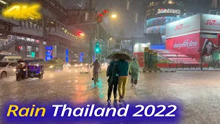 4K Thailand Heavy Rain Walk - Night Street Walking Tour in Bangkok, Thailand 7/2022