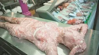 Restaurant Accidentally COOKS Human MEAT But Customers Are Liking IT | Film Explained In Hindi/Urdu