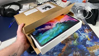 Приехал iPad Pro 2020 из Apple Store и чехол за 10.000₽ 🤯